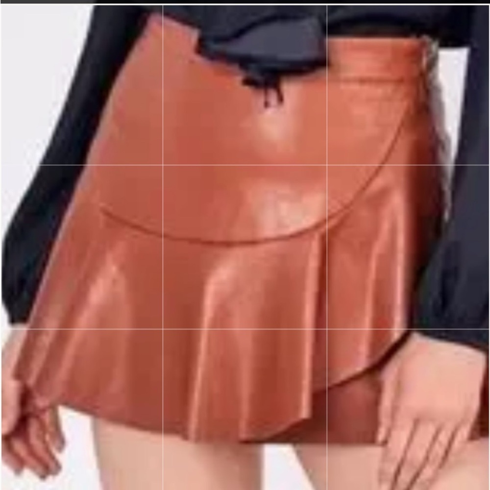 DO+BE caramel brown faux leather skort, Size M